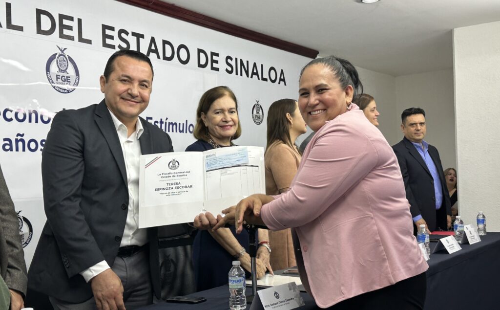 Entrega FGE Sinaloa Reconocimientos y Estímulos por 25 años de ...